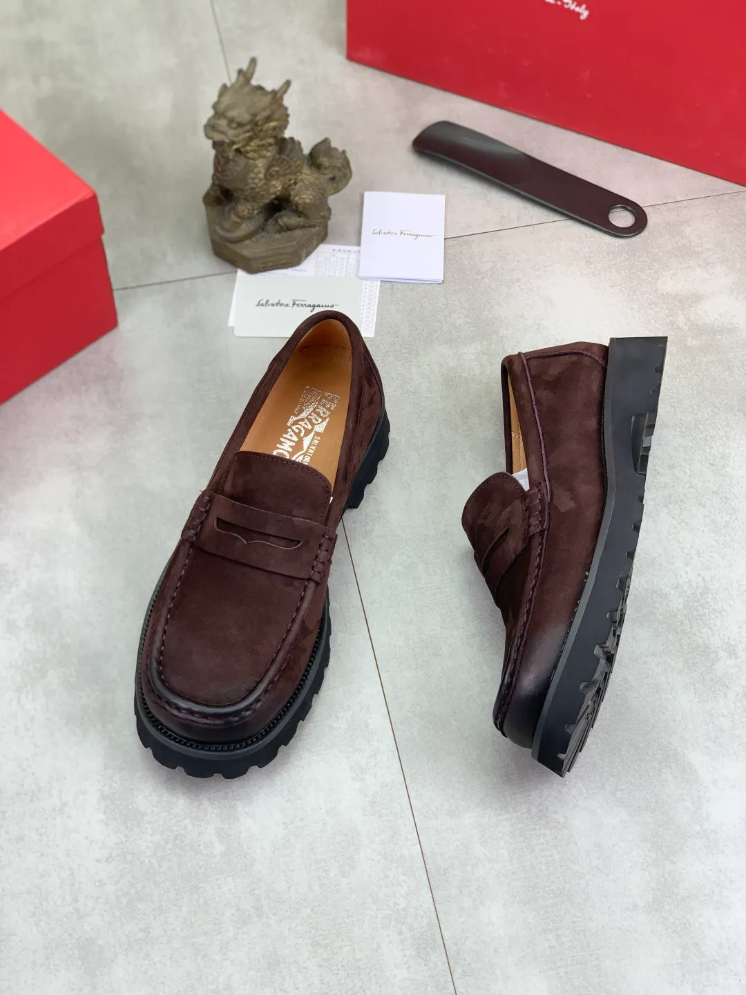 Men's shoes 💰P500 New model [Ferragamo/Ferragamo] Latest model Original imported calfskin, imported pigskin lining + original luxury metal buckle + original rubber outsole Soft and comfortable Size number: 38-44